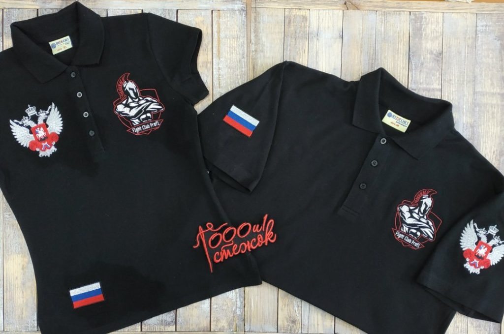 Женская рубашка поло с именной вышивкой (Красный)